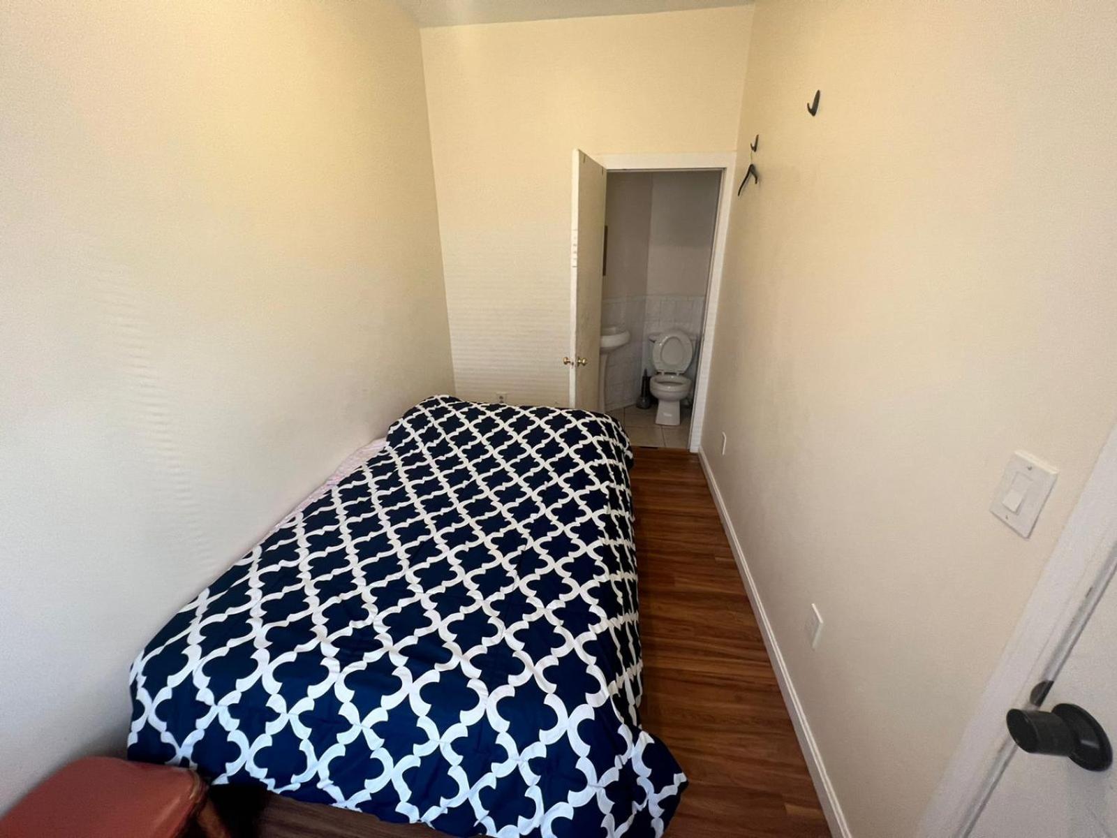 Private Bedroom Near בוסטון מראה חיצוני תמונה
